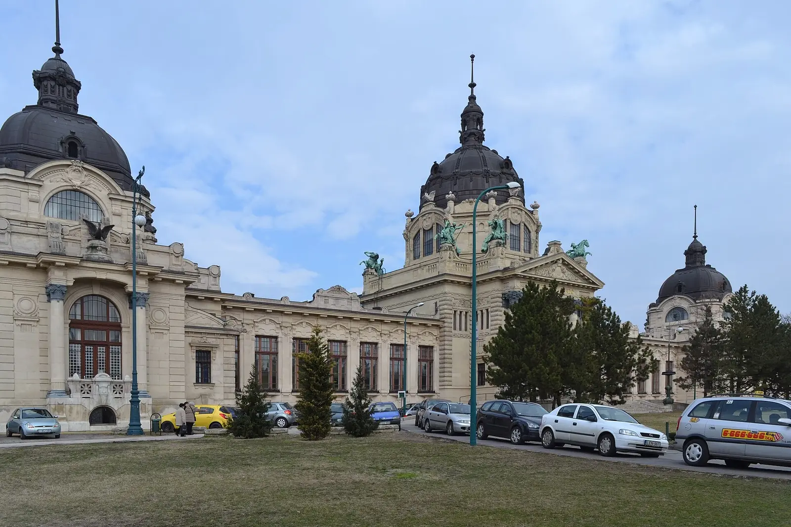 La facciata delle Terme Széchenyi a Budapest.